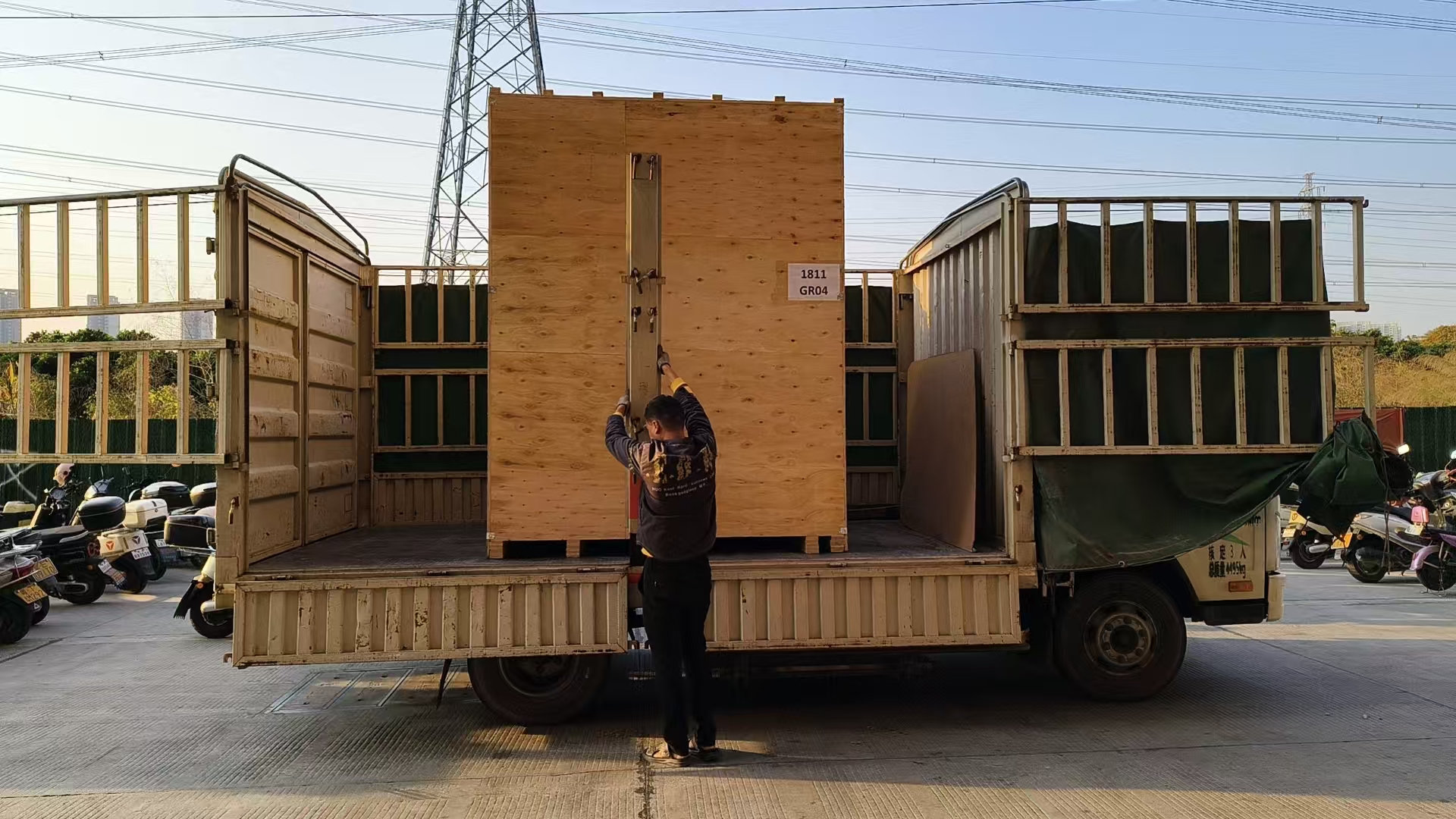 Китай стал основным поставщиком практически всех видов крупной механической техники и оборудования для РОССИИ